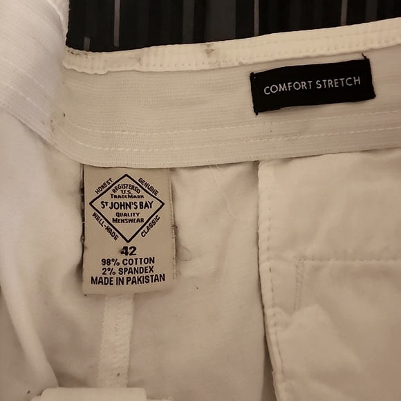 St John's Bay Mens white shorts - Picture 2 of 2